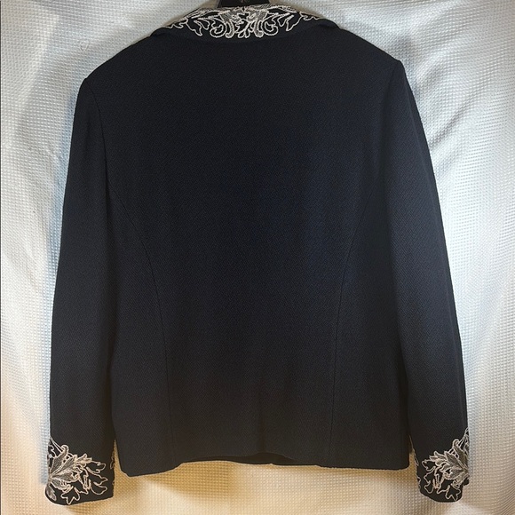 St. John Collection Black Blazer with Notched Lapel & Ornate Embroidery. Size 14 - Picture 7 of 9